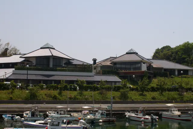 日帰り温泉施設「潮風の湯」に併設