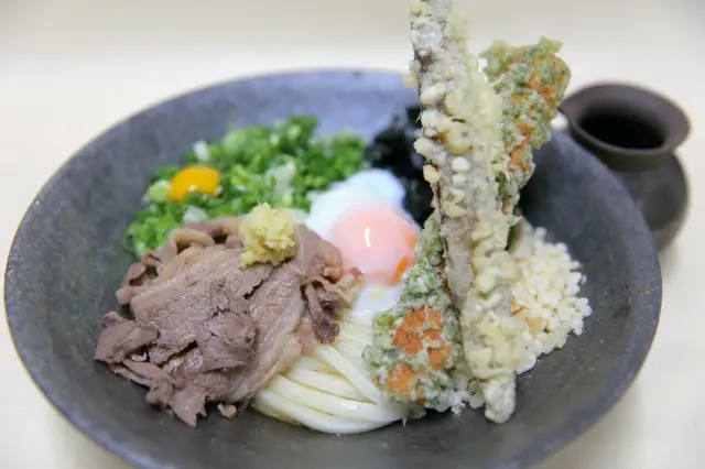 「男の肉ぶっかけ」