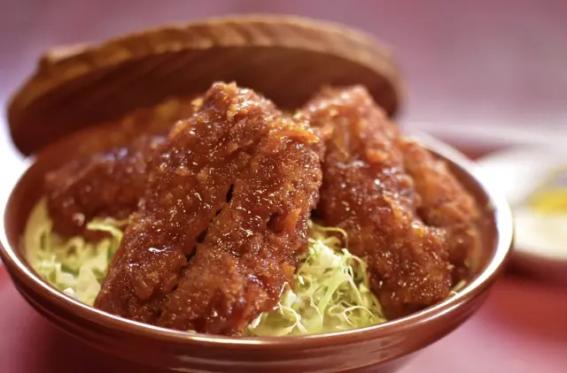 八重うまっソースかつ丼