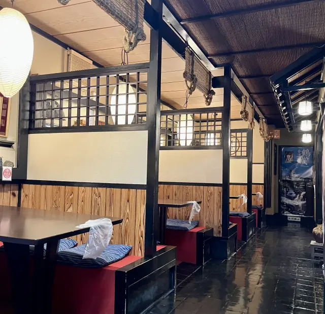 和風造りの落ち着いた店内