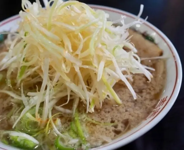 背脂入りの「じとじとラーメン」はコクがありながらもさっぱり