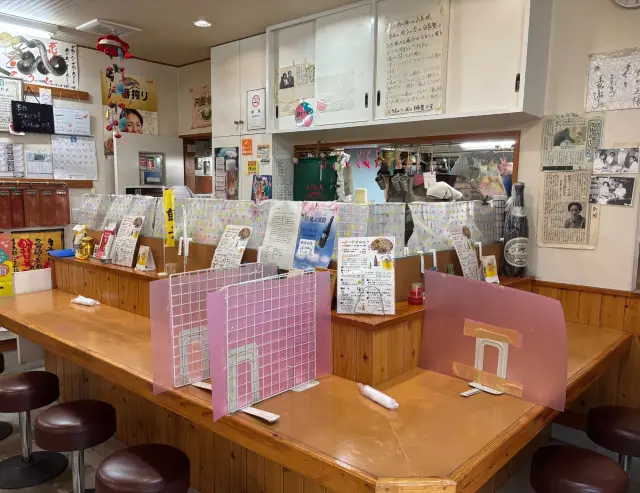 店内はノスタルジックな雰囲気
