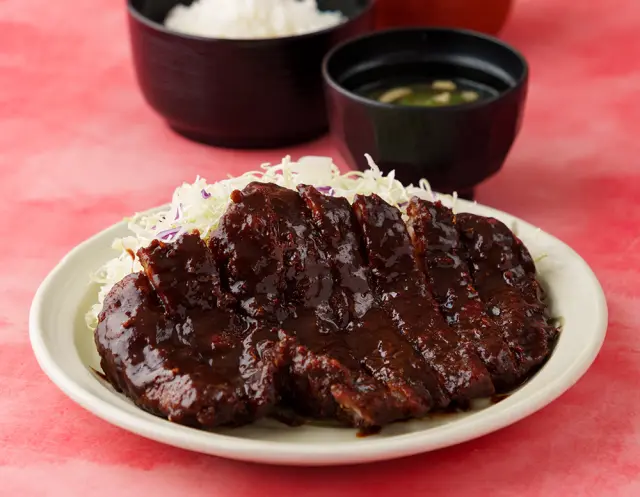 ボリューム満点の「ジャンボ味噌ロースカツ定食」