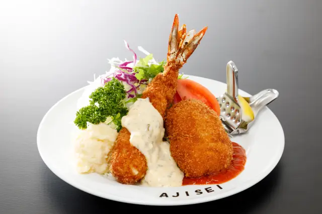 ベシャメルソースが好相性「エビフライ＆カニクリームコロッケ定食」