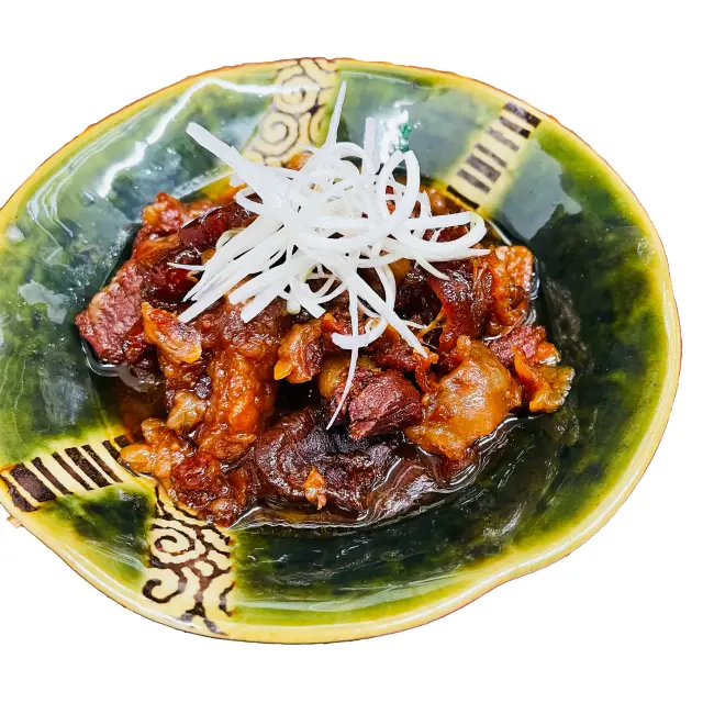「牛すじどて煮 八丁味噌味」など一品料理も充実