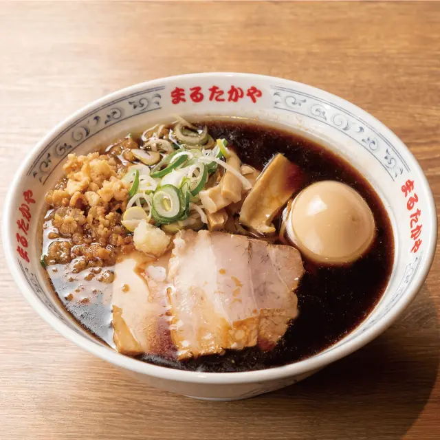 富山名物「ブラックラーメン」もある
