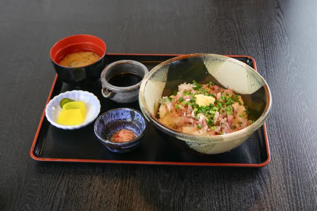 「あじのたたき丼」