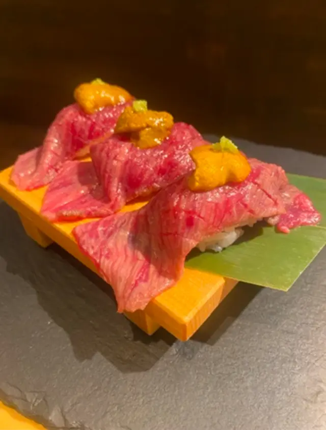 「うにく寿司」