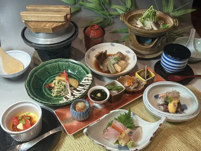 旬の海鮮を味わえるコース料理もある
