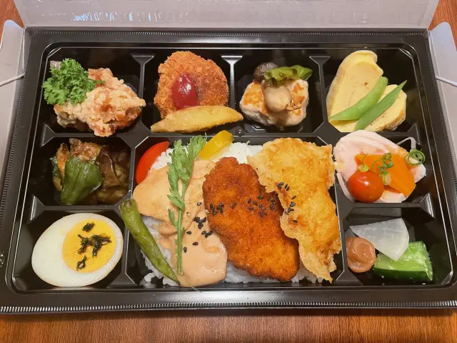 「特選阿波尾鶏連御膳弁当」