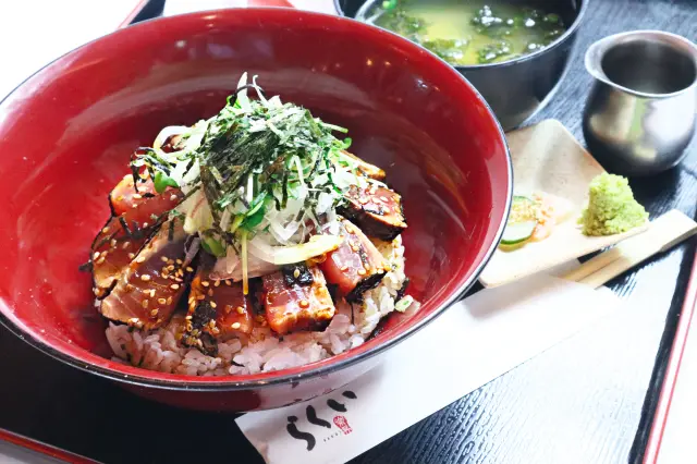 宮崎駅店限定のランチメニュー「カツオのタレタタキ丼」
