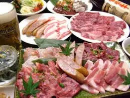 宮崎三昧コースの宮崎地産の牛・豚・鶏を同時に食べられる