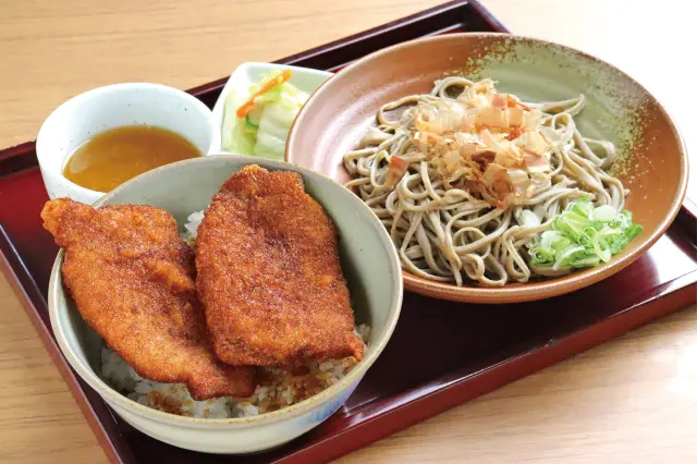越前おろしそばとソースカツ丼