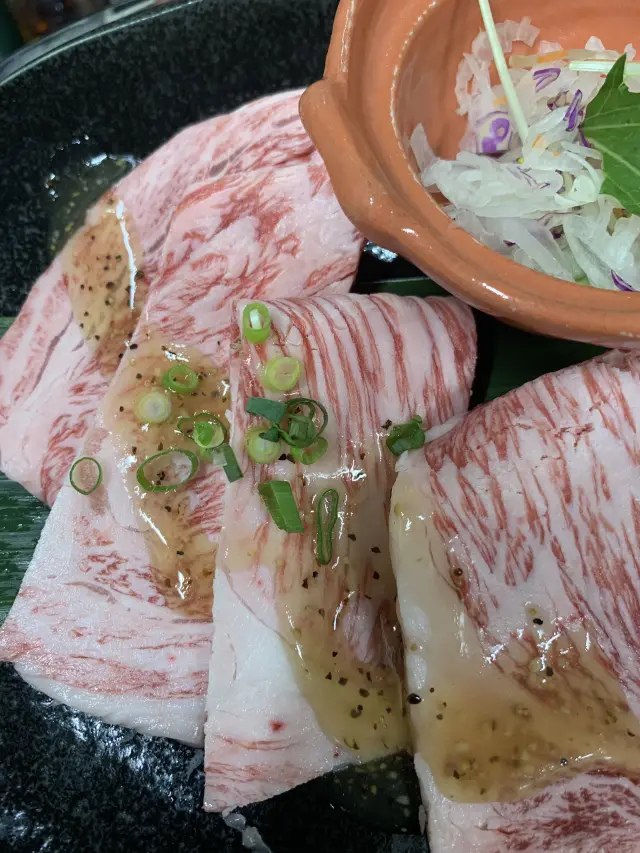 脂の甘みと赤身の旨みを味わえる