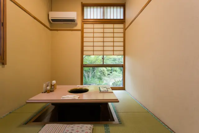 少人数用の小部屋も用意している