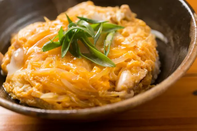 出汁で味わう土佐ジローの親子丼