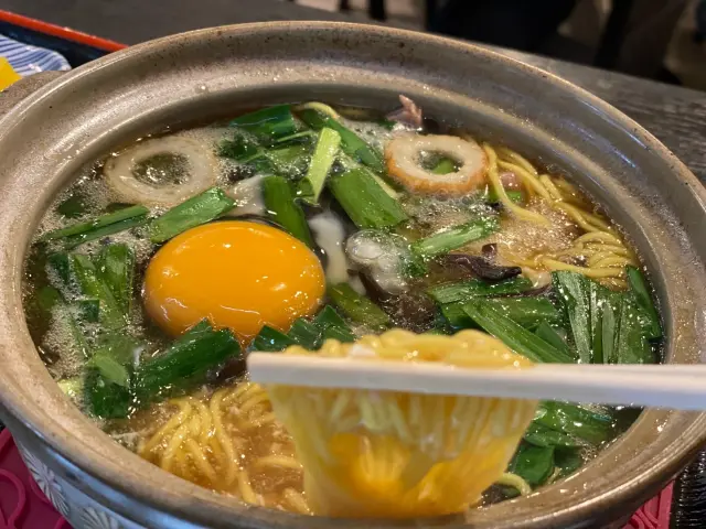 鍋焼きラーメン　あんかけホルモン