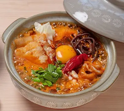 赤辛鍋焼きラーメン
