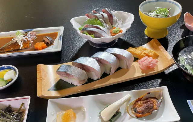 肉厚のさばを堪能できる「極上さば料理」