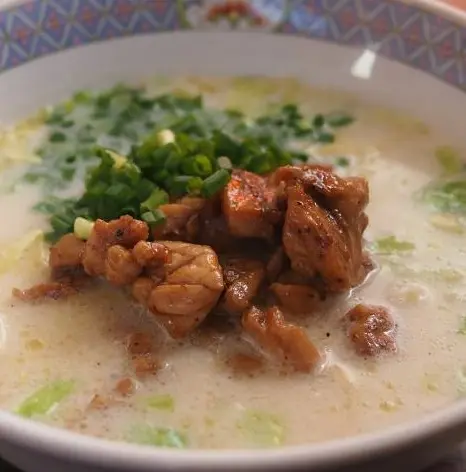 「袖-1グランプリ」で優勝した「ホワイトガウラーメン」