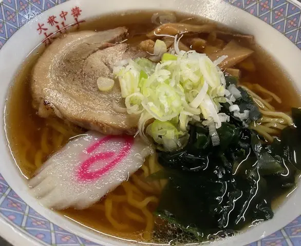 旨みを抽出したスープと中太麺が絡む「正油ラーメン」