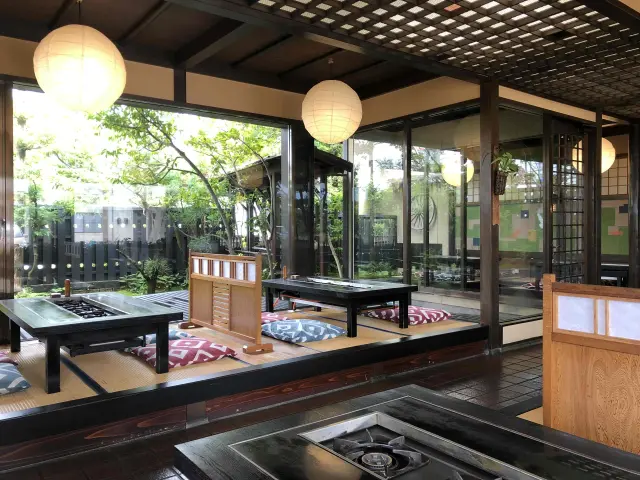 和室スタイルの座席