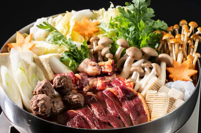 天然の「坂網鴨」を秘伝だしで食べる「坂網鴨堪能コース」