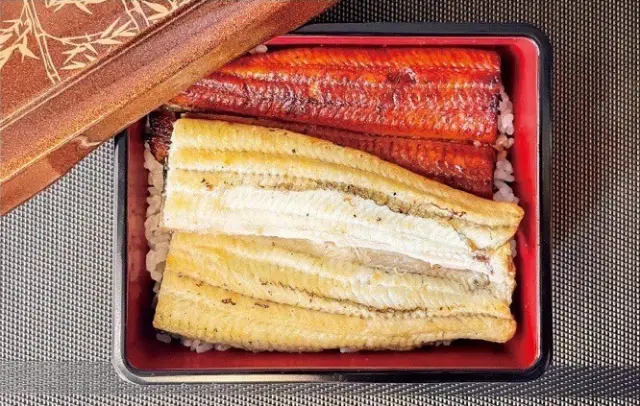 「白焼き・蒲焼き 相盛り重」