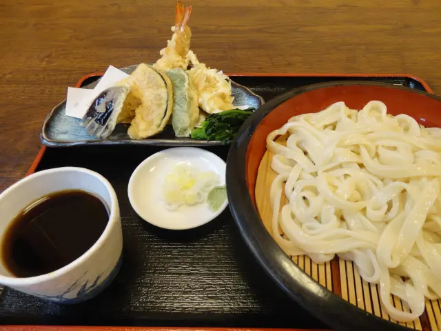 天ぷらとセットになった「天もりうどん」