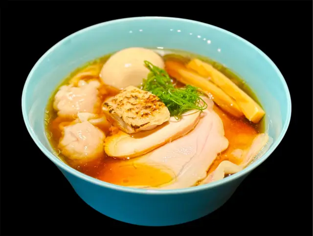 味わい深い「名古屋コーチンの炙り肉中華そば」
