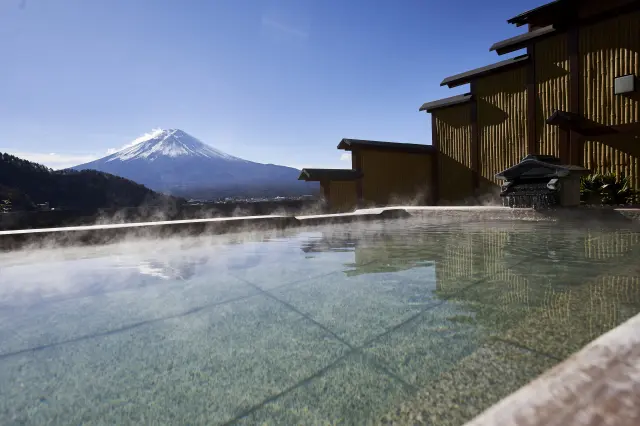 最上階の展望露天風呂「富士見の湯」