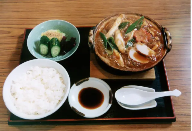 ご飯も欲しいという人は「にこみ定食」を