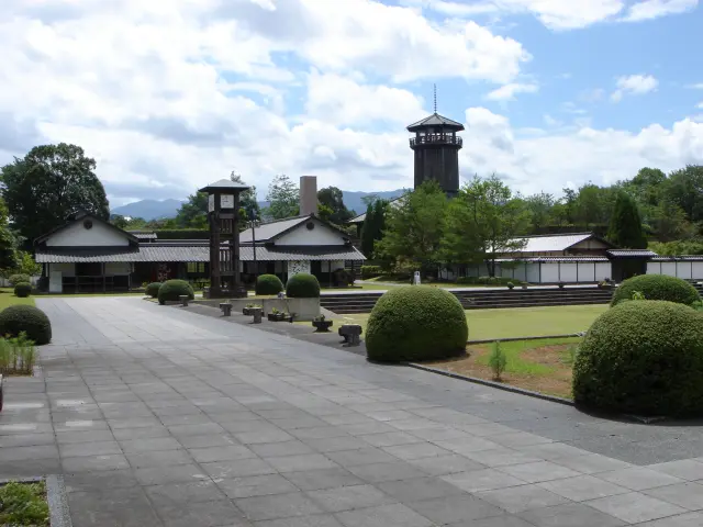 休日や大型連休期間は大勢の来園者が訪れる
