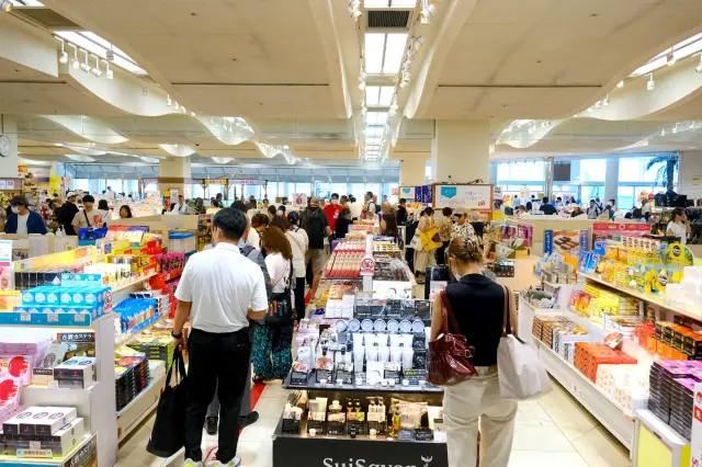 多数のみやげ店もそろう