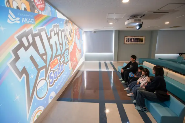 Learn about Akagi Nyugyo and the factory through video.