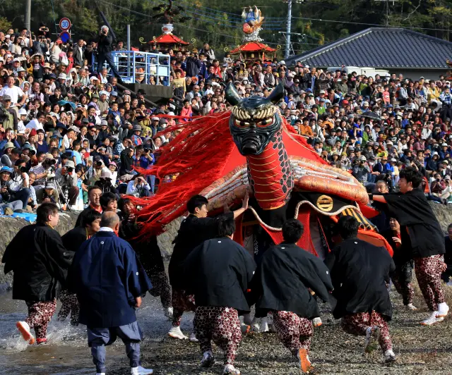 秋の例大祭「八代妙見祭」は毎年11月に開催
