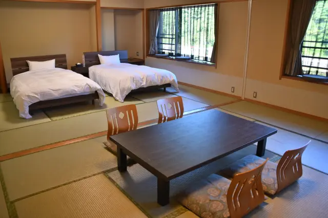 温泉や食事の後そのまま宿泊できる