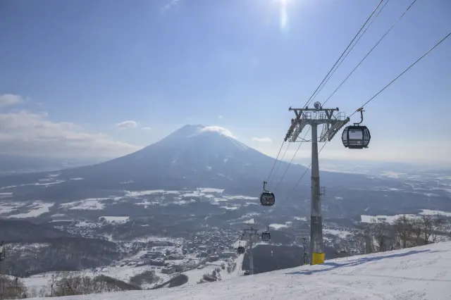 真正面に羊蹄山の望む抜群のロケーションが自慢