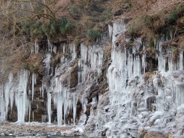 三十槌の氷柱