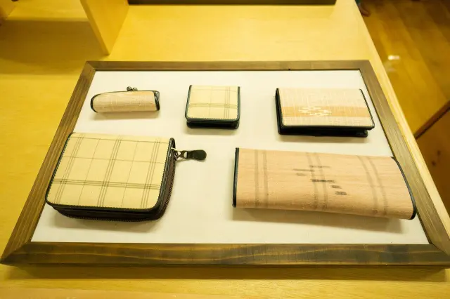 商店裡買得到錢包等方便使用的布製品