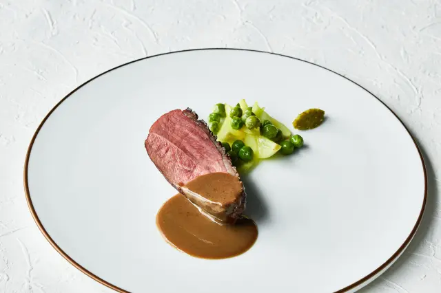 絶妙な火入れで仕上げた国産合鴨「あいち鴨」胸肉のグリル