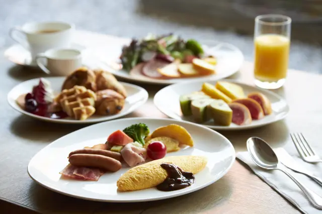 朝は卵料理を中心に、彩り豊かなメニューが楽しめる