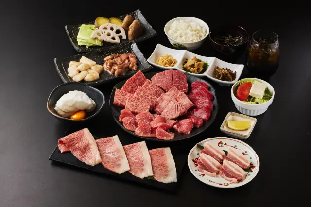 さまざまな部位を堪能できる「能登牛堪能コース」