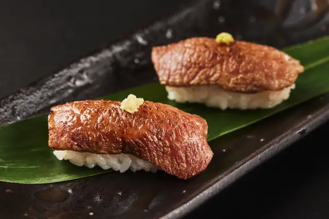 「能登牛上握り寿司」など焼肉以外でも能登牛を味わえる