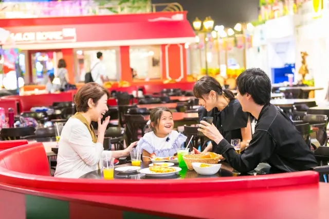 休憩スペースもたくさんある