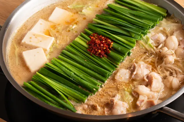 味噌とタレの調合にこだわった「濃厚みそ」味の「もつ鍋」
