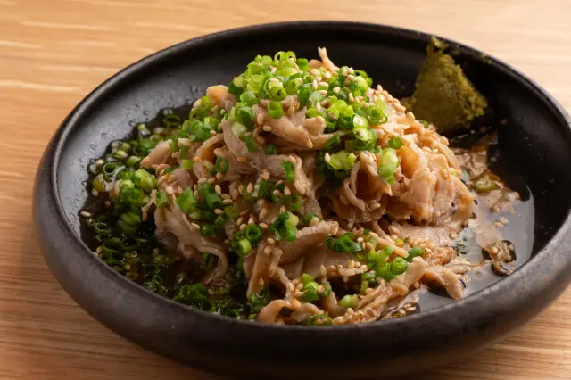 クセがなく、柔らかい食感の「牛すもつ」