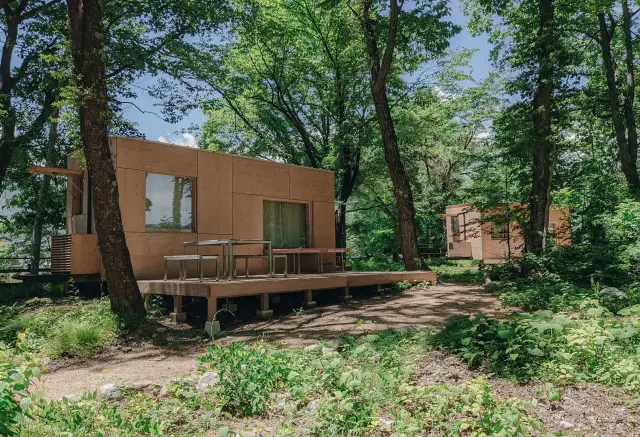 プライベート空間で過ごせるモバイルハウス「住箱-JYUBAKO-」