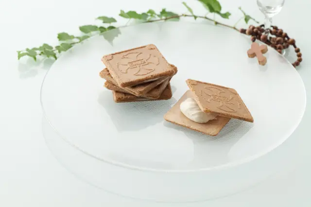 White-chocolate CRUZ