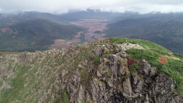 標高2,228mの至仏山は例年5月7日から6月30日は入山禁止
